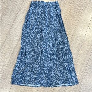 Brandy Melville Blue and White Pleated Maxi Skirt